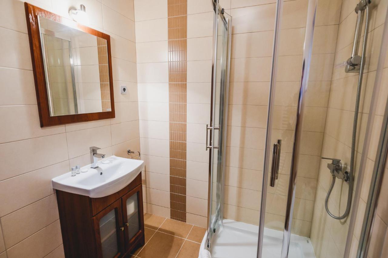מלון Lotrioara River Retreat מראה חיצוני תמונה
