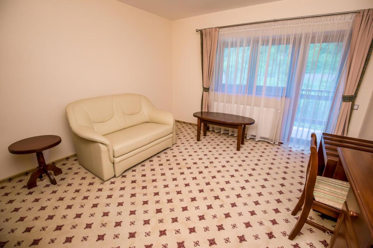מלון Lotrioara River Retreat מראה חיצוני תמונה