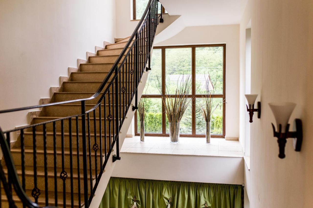 מלון Lotrioara River Retreat מראה חיצוני תמונה